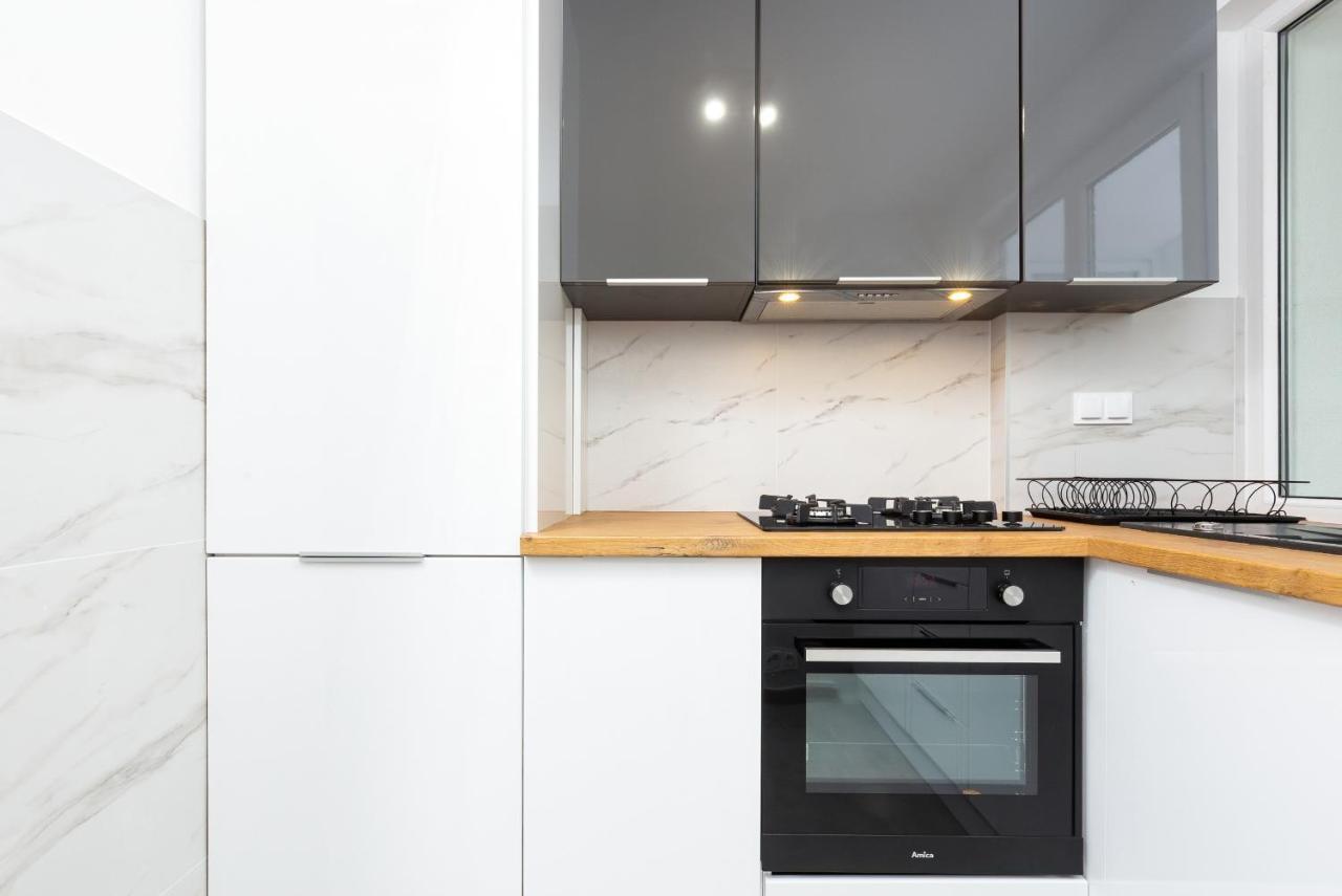 ורשה Studio City Center Zlota Street By Renters מראה חיצוני תמונה