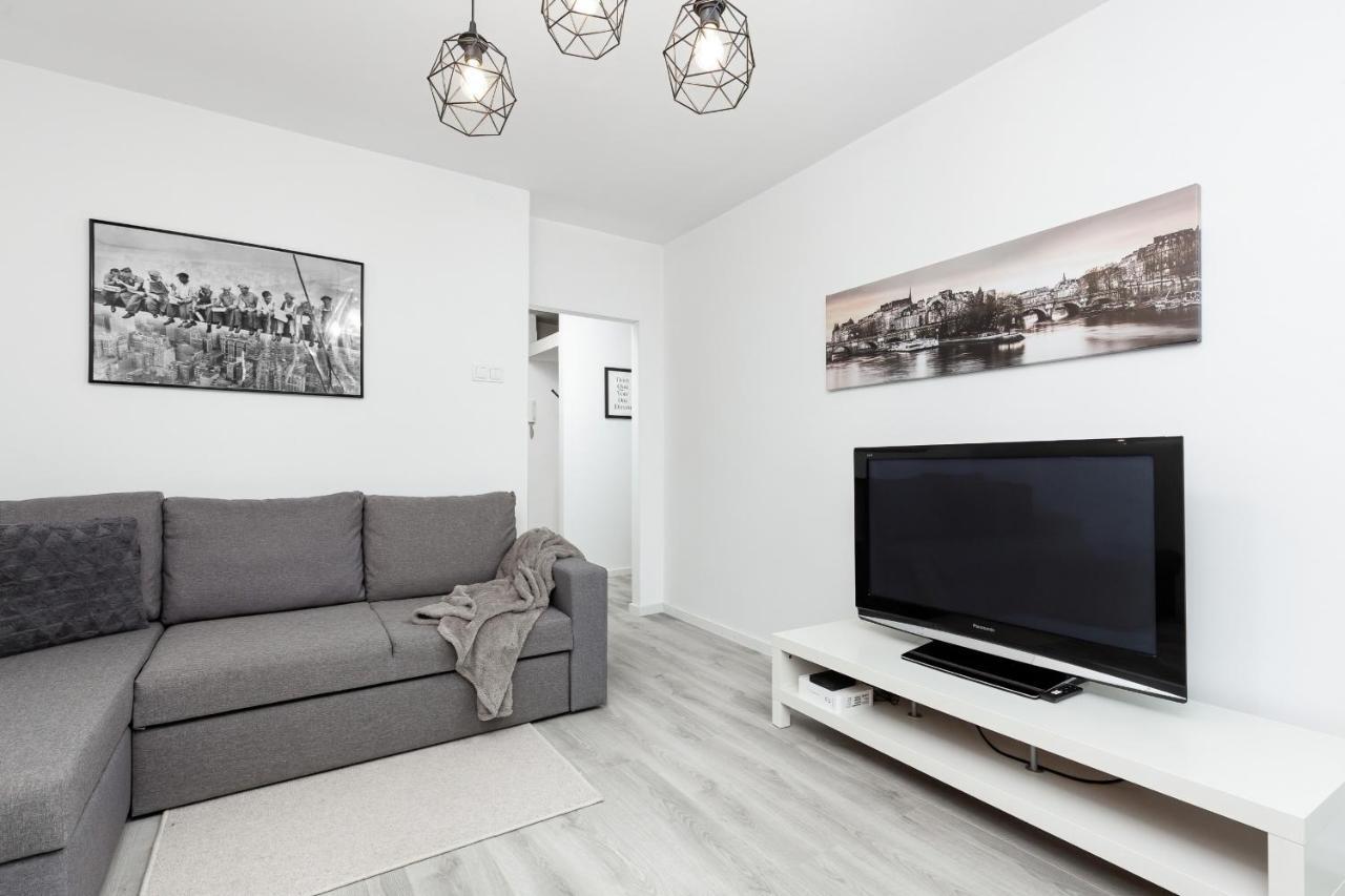 ורשה Studio City Center Zlota Street By Renters מראה חיצוני תמונה