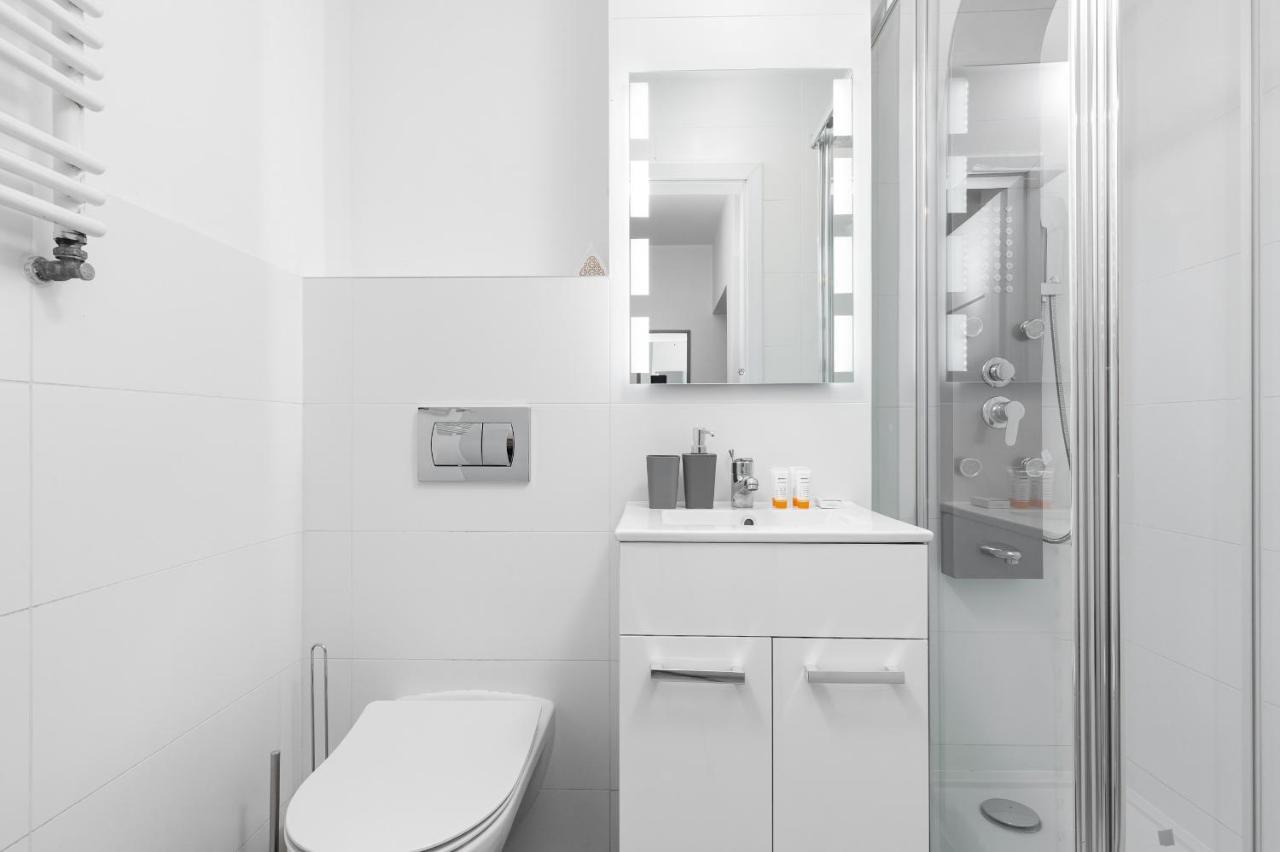 ורשה Studio City Center Zlota Street By Renters מראה חיצוני תמונה